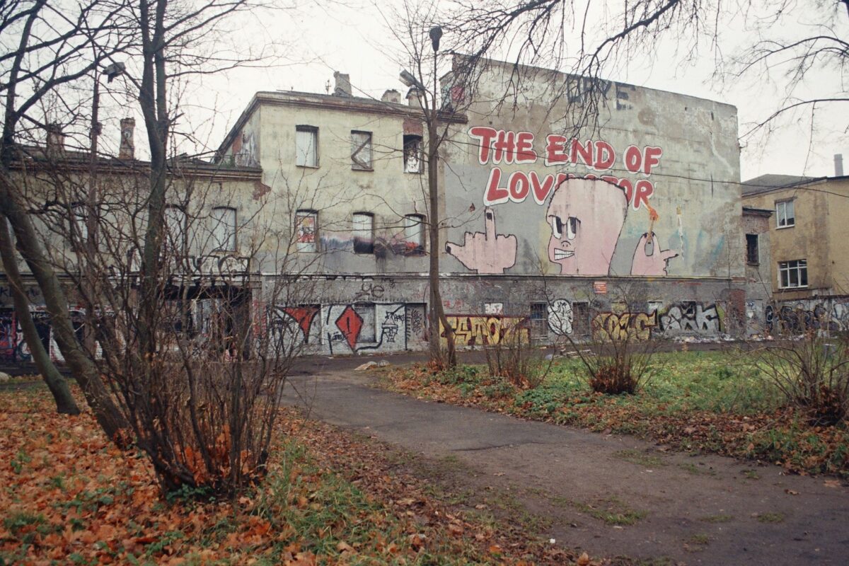 enfance ruines berlin style semi réaliste